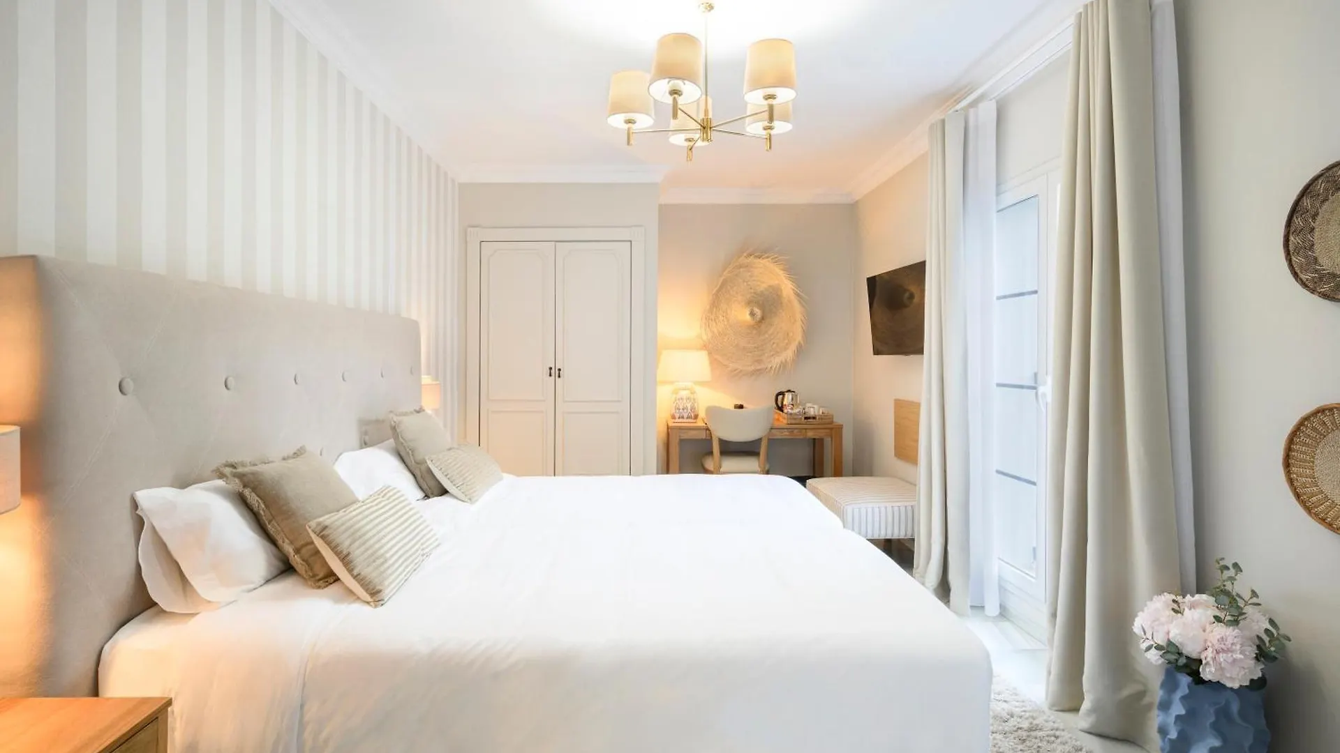 בנאלמדנה Hotel La Fonda